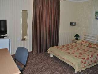 Гостиница Вилла Ковчег Поповка Улучшенный двухместный номер с 1 кроватью или 2 отдельными кроватями-217